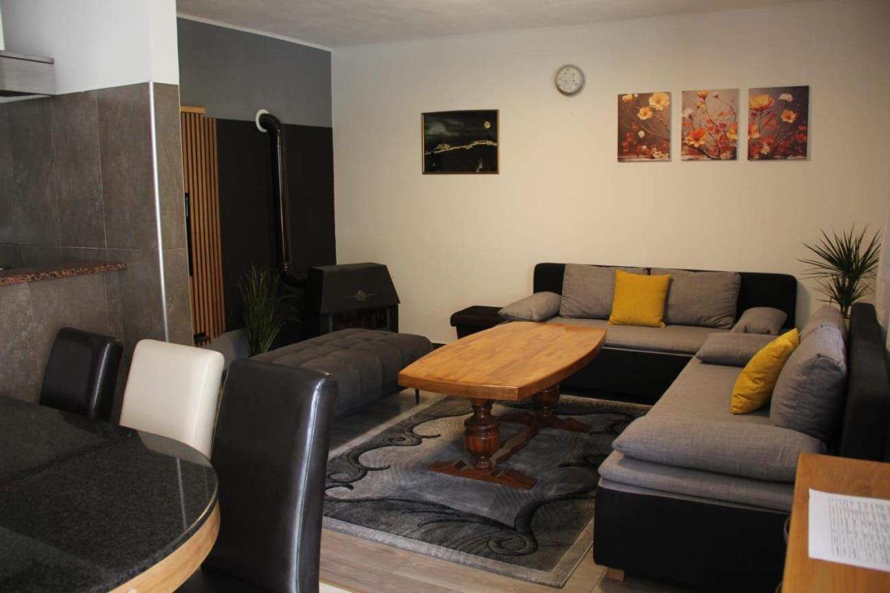 Apartman Lilium Knin Exterior photo